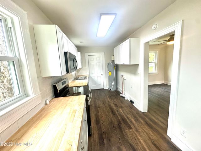 1107 Colonial Avenue, Greenville, NC 27834
