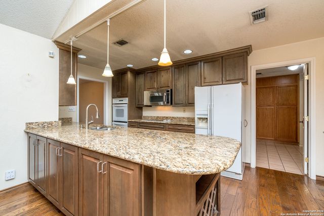 2131 Oak Wild, San Antonio, TX 78232