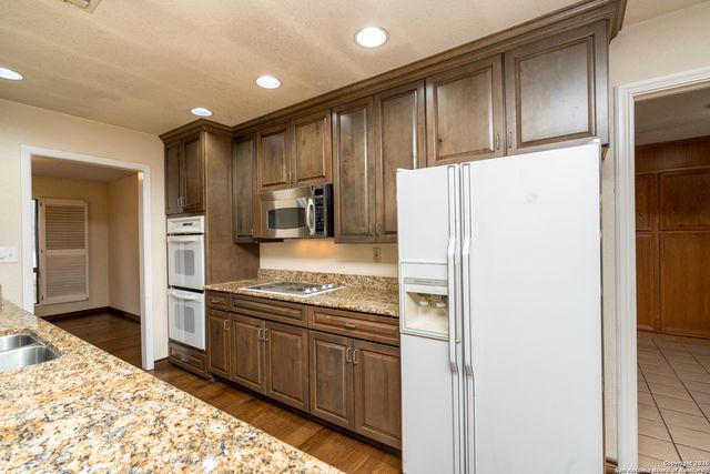 2131 Oak Wild, San Antonio, TX 78232