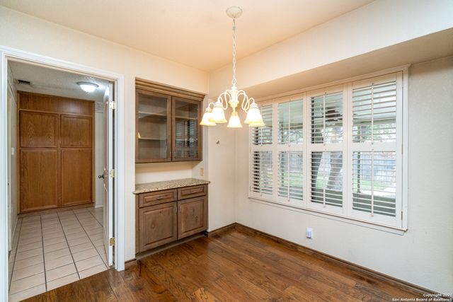 2131 Oak Wild, San Antonio, TX 78232