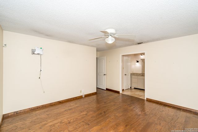 2131 Oak Wild, San Antonio, TX 78232