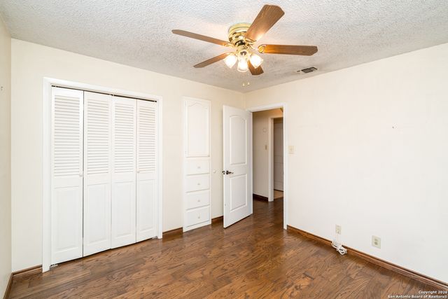 2131 Oak Wild, San Antonio, TX 78232