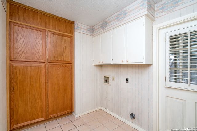 2131 Oak Wild, San Antonio, TX 78232