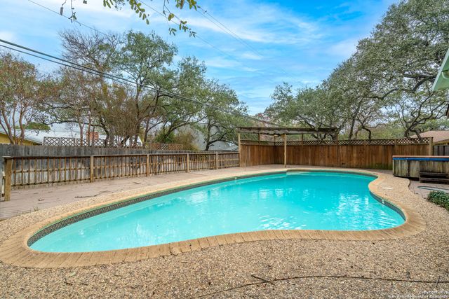 2131 Oak Wild, San Antonio, TX 78232