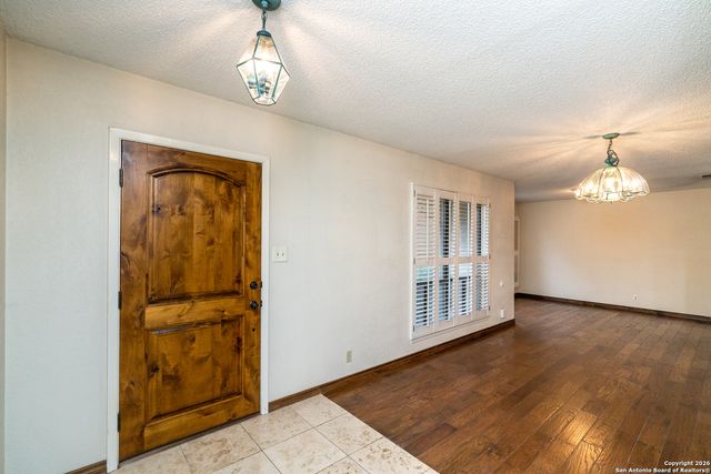 2131 Oak Wild, San Antonio, TX 78232