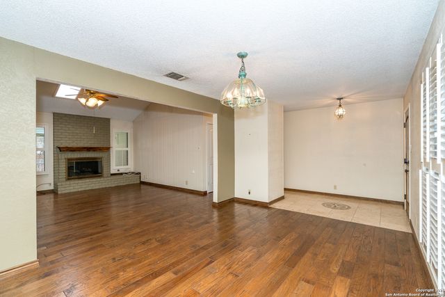 2131 Oak Wild, San Antonio, TX 78232