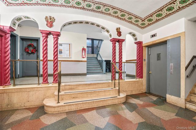 3720 81 Strret 5E, Jackson Heights, NY 11372