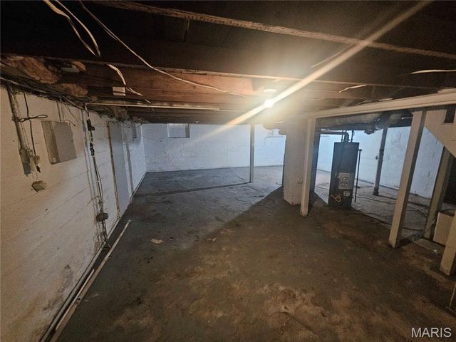 491 Adrian Drive, St Louis, MO 63137