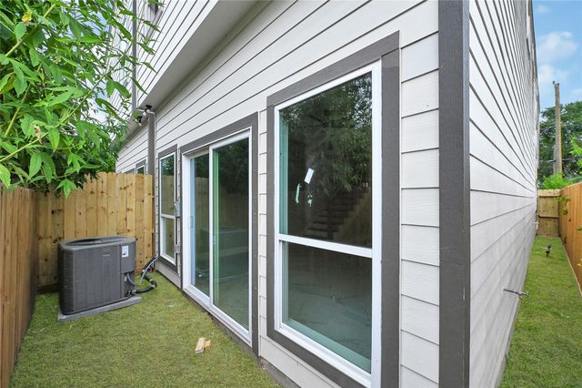 7940 Angus Street, Houston, TX 77028