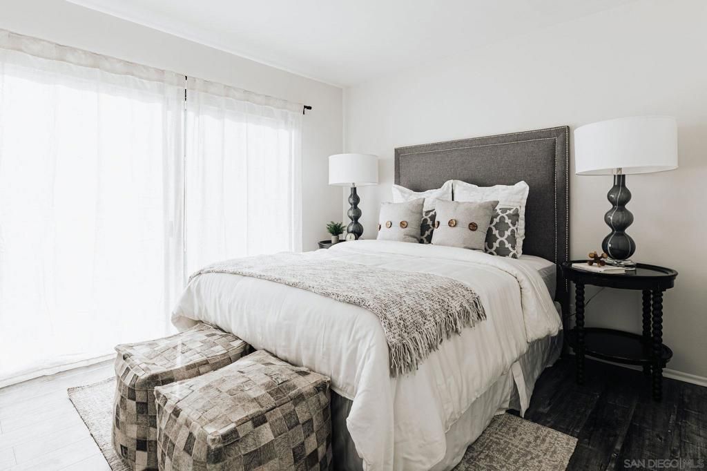 Image 2 of property listing at 4652 Don Lorenzo Dr A, Los Angeles, CA 90008