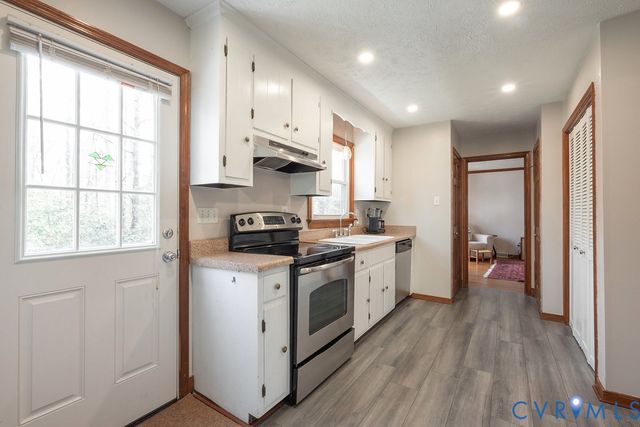 6082 Campaign Trl, Mechanicsville, VA 23111