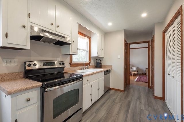 6082 Campaign Trl, Mechanicsville, VA 23111