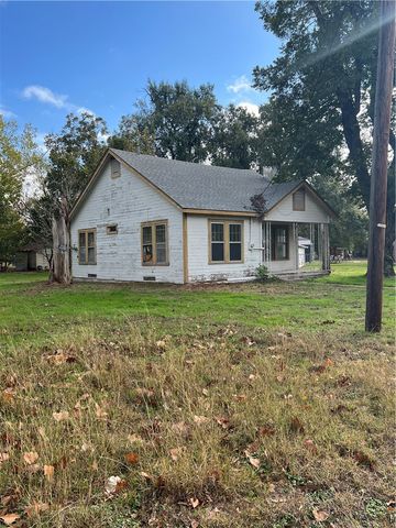 506 Fulton Street, Hearne, TX 77859