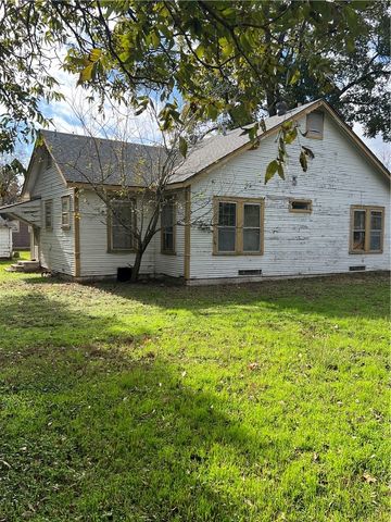 506 Fulton Street, Hearne, TX 77859