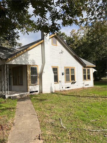 506 Fulton Street, Hearne, TX 77859