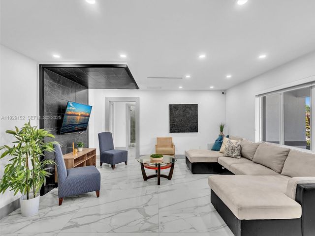 440 SE 8th Ave 0, Pompano Beach, FL 33060