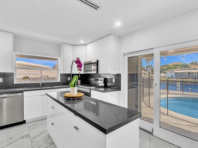 440 SE 8th Ave 0, Pompano Beach, FL 33060