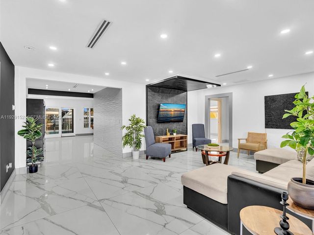 440 SE 8th Ave 0, Pompano Beach, FL 33060