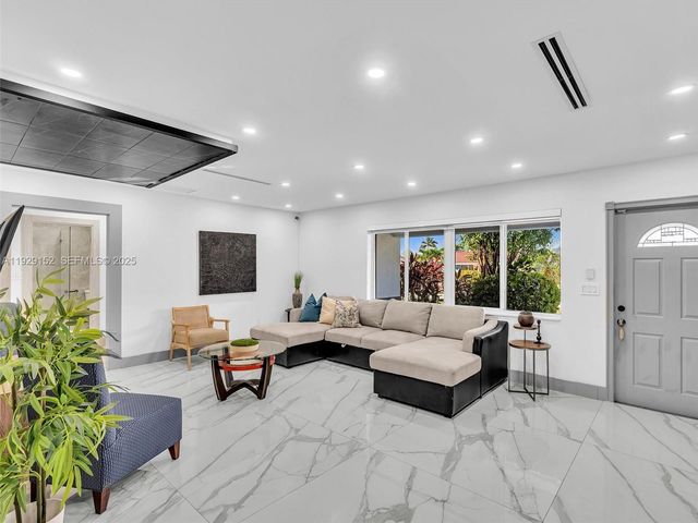 440 SE 8th Ave 0, Pompano Beach, FL 33060