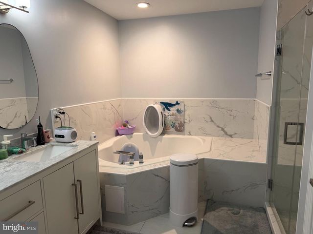 6156 MANCHESTER PARK CIR, Alexandria, VA 22310