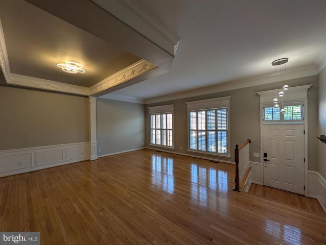 6156 MANCHESTER PARK CIR, Alexandria, VA 22310