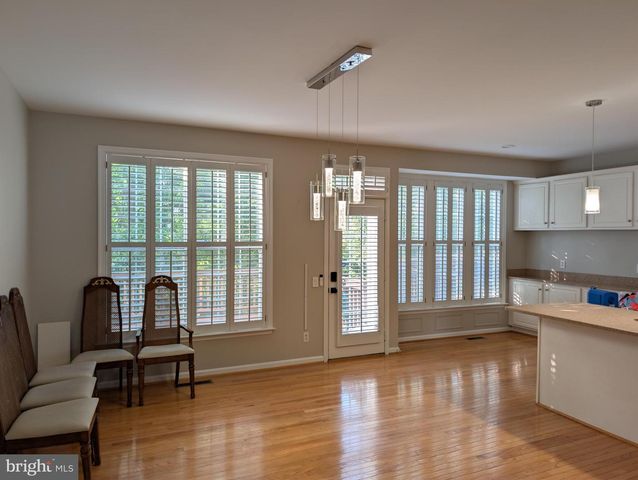 6156 MANCHESTER PARK CIR, Alexandria, VA 22310
