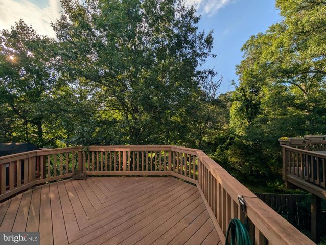 6156 MANCHESTER PARK CIR, Alexandria, VA 22310