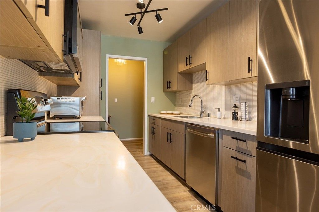 Image 17 of property listing at 5875 Doverwood Drive 309, Culver City, CA 90230