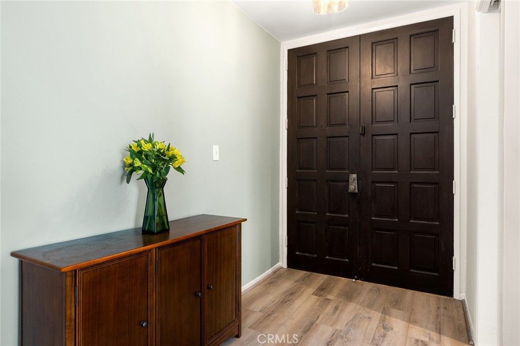 Image 3 of property listing at 5875 Doverwood Drive 309, Culver City, CA 90230