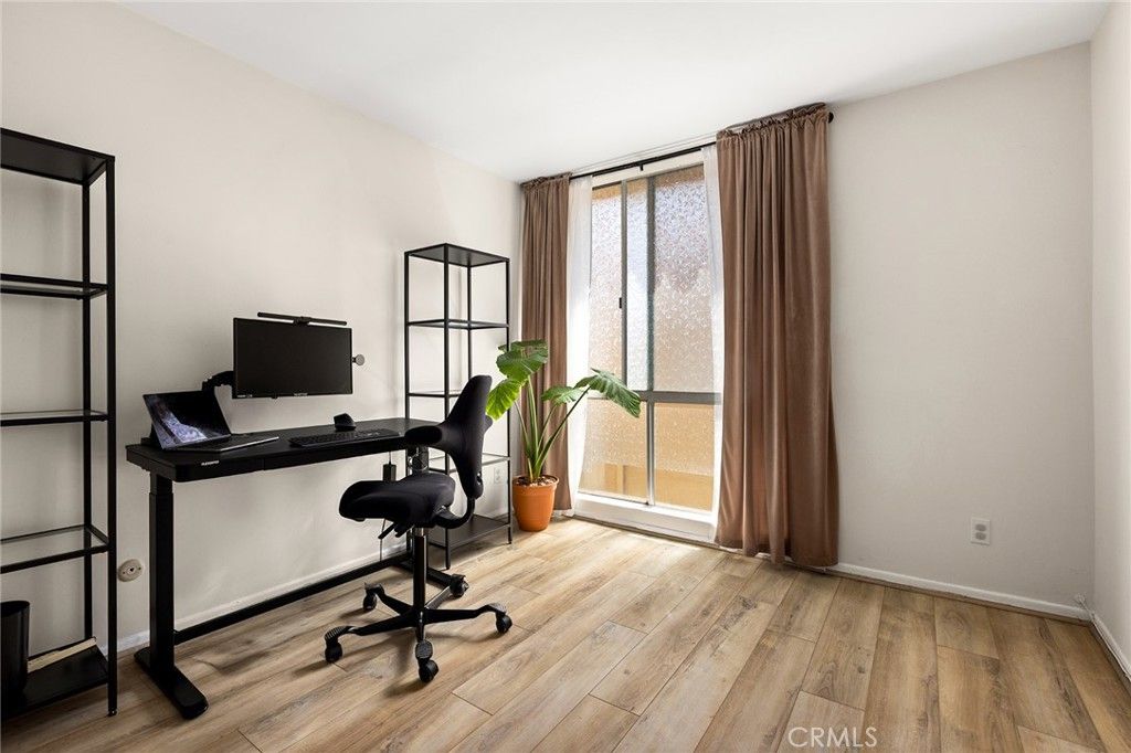 Image 8 of property listing at 5875 Doverwood Drive 309, Culver City, CA 90230