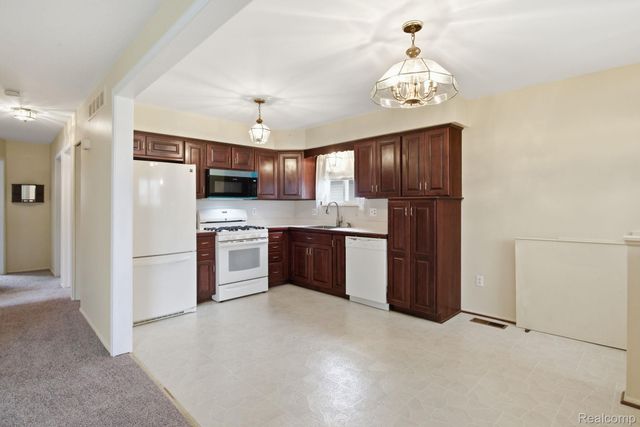 4019 Fordline Road, Lincoln Park, MI 48146