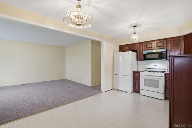 4019 Fordline Road, Lincoln Park, MI 48146