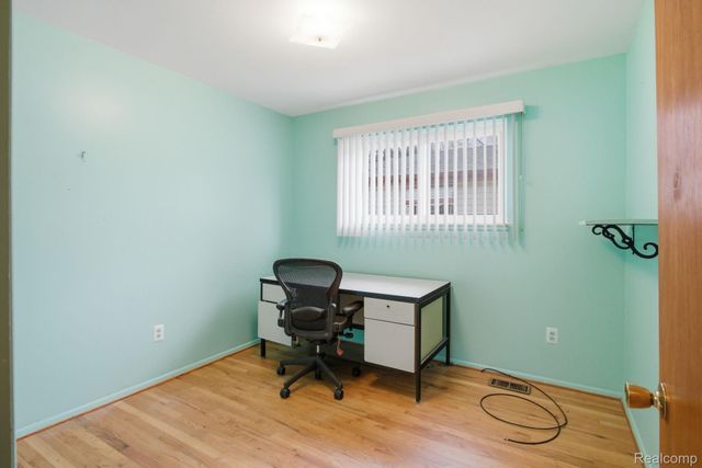 4019 Fordline Road, Lincoln Park, MI 48146