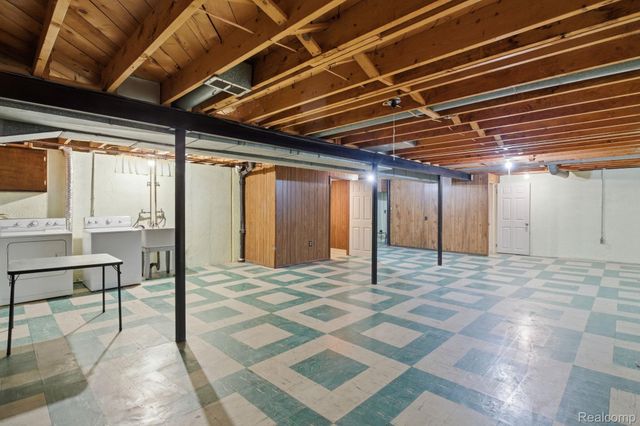 4019 Fordline Road, Lincoln Park, MI 48146