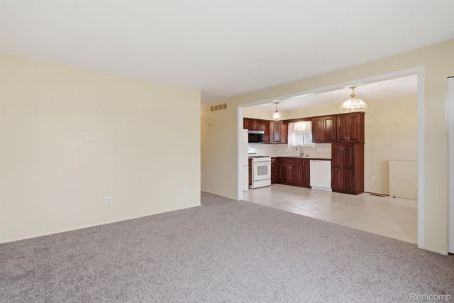 4019 Fordline Road, Lincoln Park, MI 48146