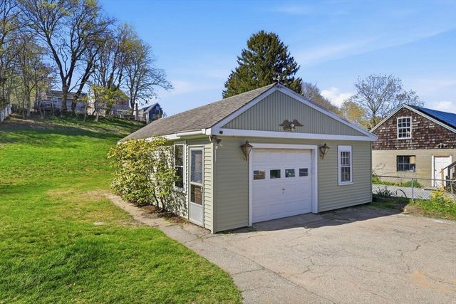 19 Peck Ave, Plymouth, MA 02360