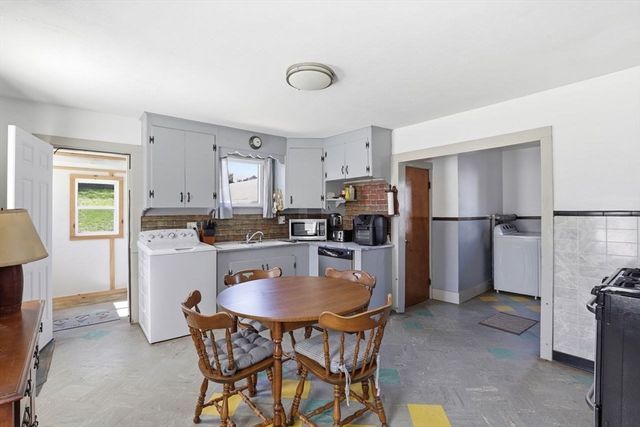 19 Peck Ave, Plymouth, MA 02360