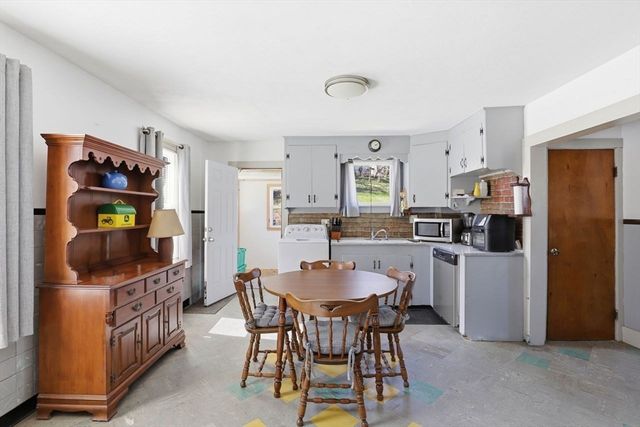 19 Peck Ave, Plymouth, MA 02360