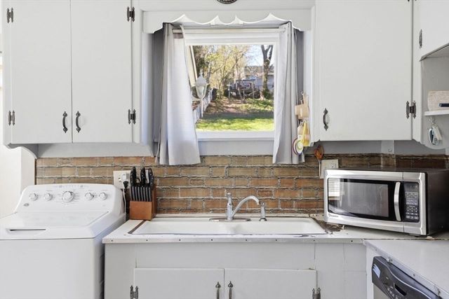 19 Peck Ave, Plymouth, MA 02360