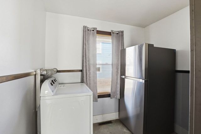 19 Peck Ave, Plymouth, MA 02360