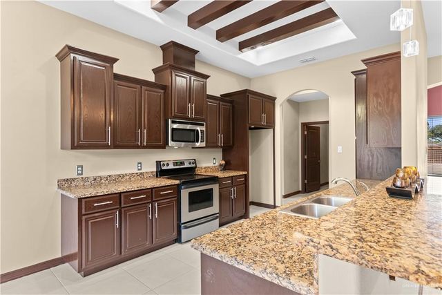 6011 N 46th Lane, Mcallen, TX 78504
