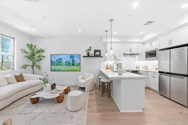 1309 W Middlefield Road, Mountain View, CA 94043