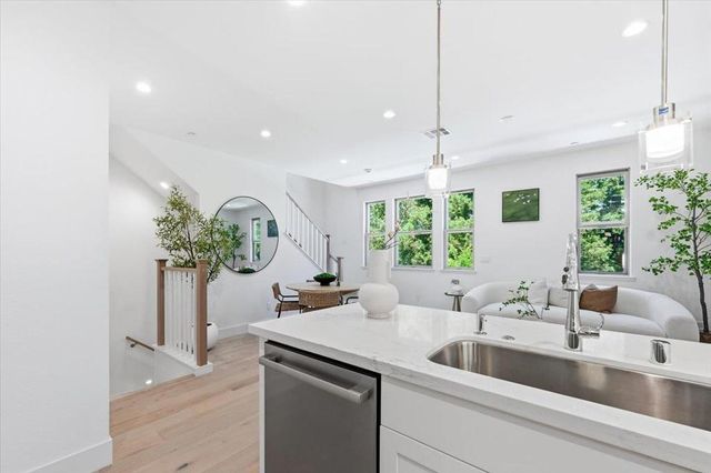 1309 W Middlefield Road, Mountain View, CA 94043