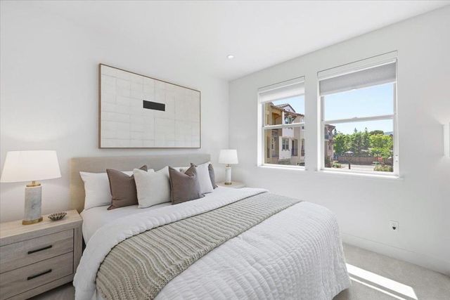 1309 W Middlefield Road, Mountain View, CA 94043