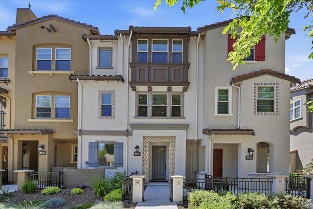 1309 W Middlefield Road, Mountain View, CA 94043