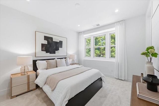 1309 W Middlefield Road, Mountain View, CA 94043