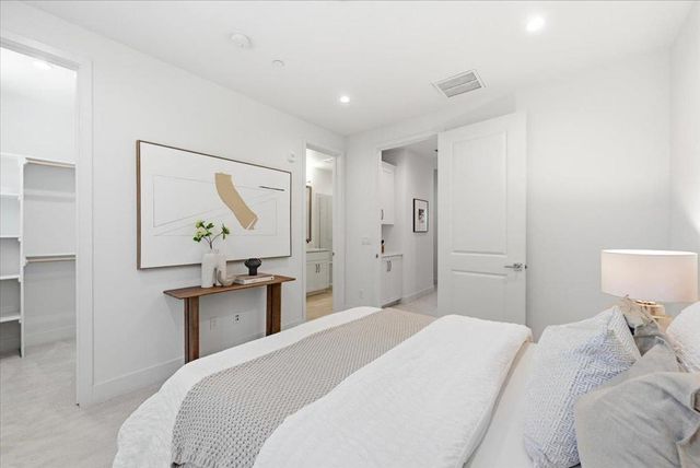 1309 W Middlefield Road, Mountain View, CA 94043