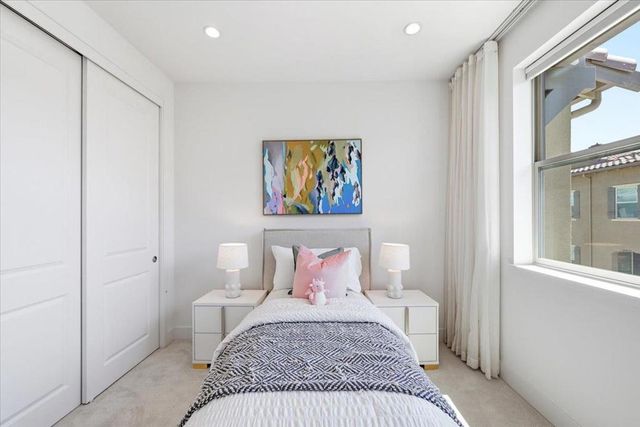 1309 W Middlefield Road, Mountain View, CA 94043