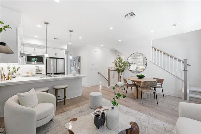 1309 W Middlefield Road, Mountain View, CA 94043