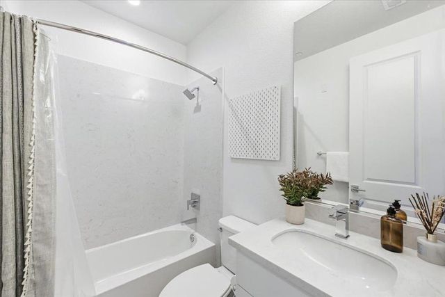 1309 W Middlefield Road, Mountain View, CA 94043